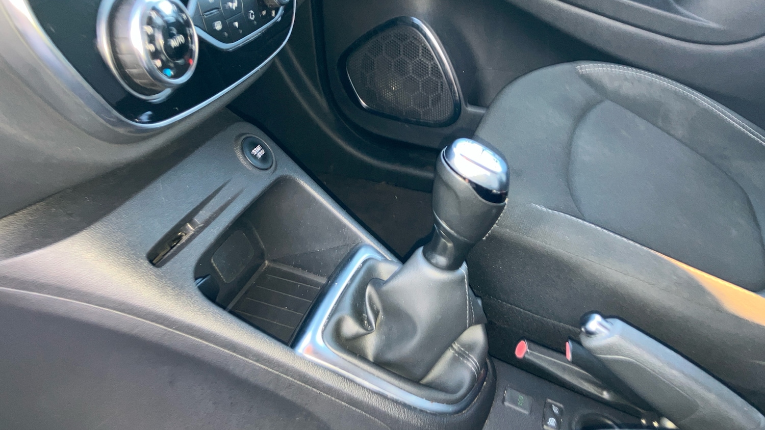 Used Renault Captur 2018 for sale - 76655760: Photo 13