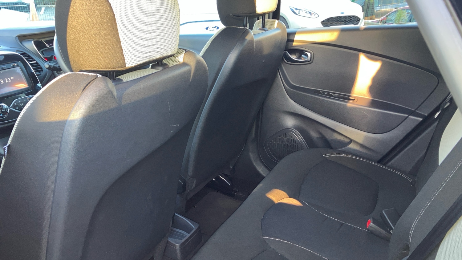 Used Renault Captur 2018 for sale - 76655760: Photo 16