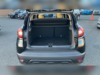 Used Renault Captur 2018 for sale - 76655760: Photo