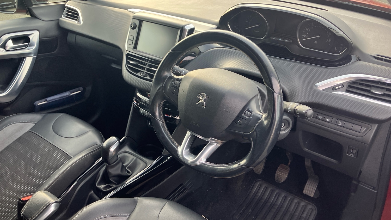 Used Peugeot 2008 2018 for sale - 77590259: Photo 11