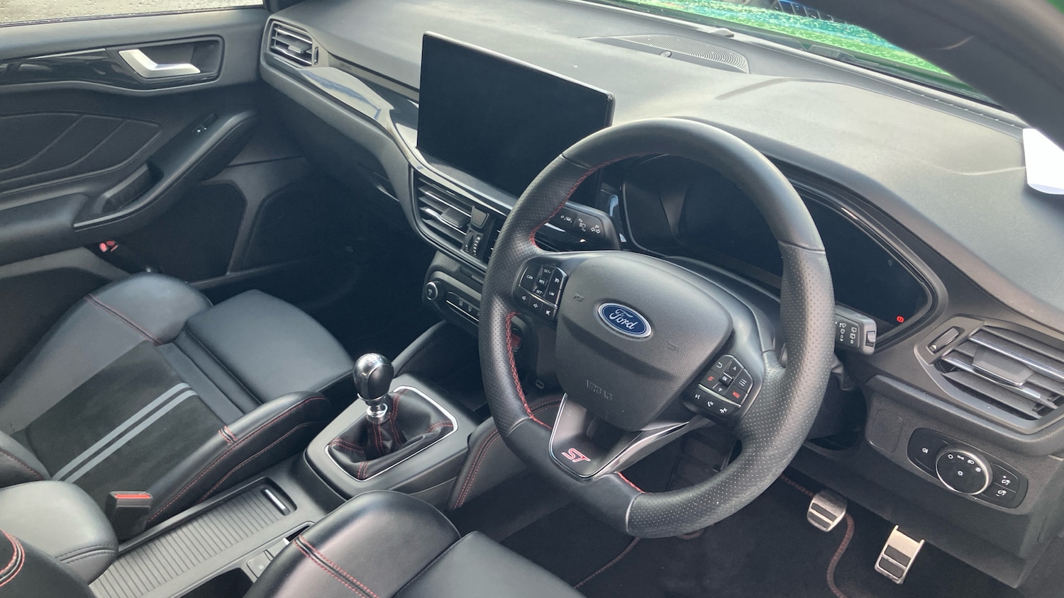 Used Ford Focus 2023 for sale - 76354891: Photo 11