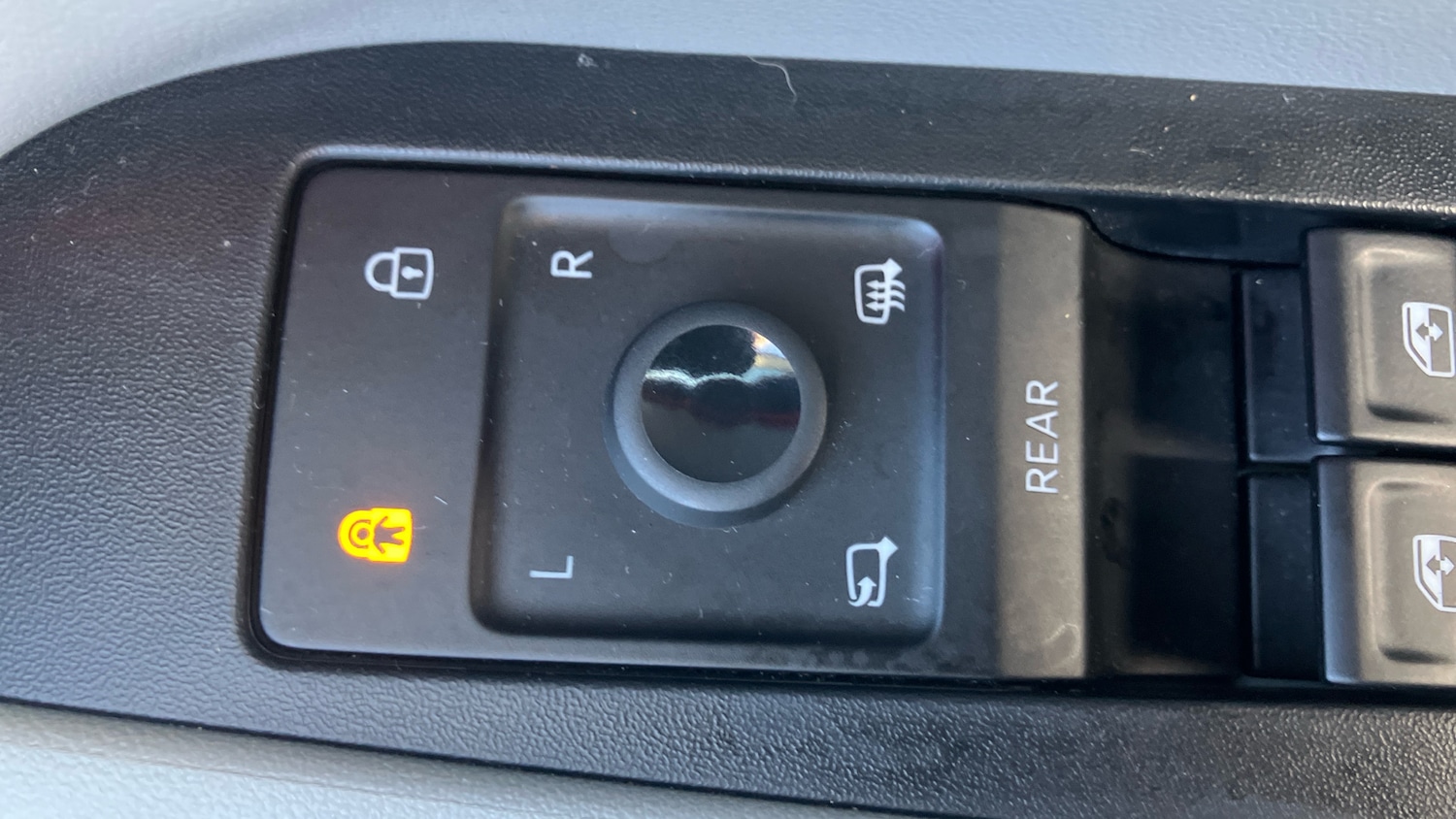 Used Ford Explorer 2025 for sale - 77033315: Photo 32