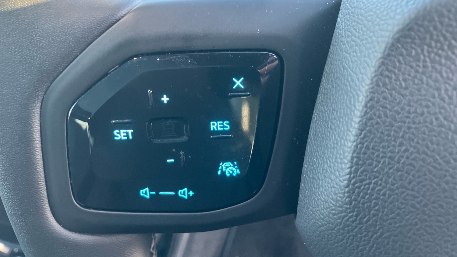 Used Ford Explorer 2025 for sale - 77033315: Photo 36