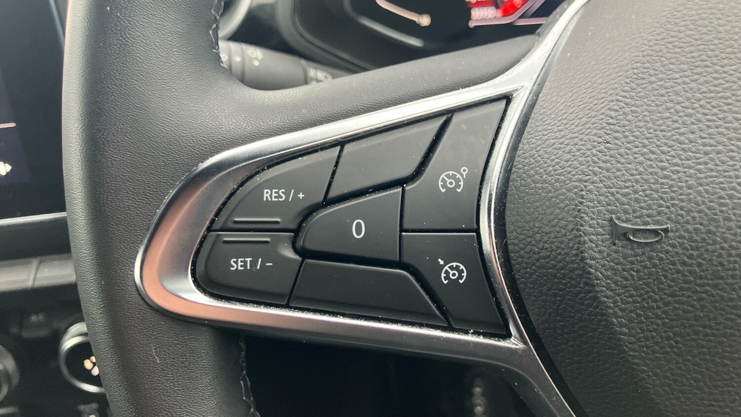 Used Renault Captur 2023 for sale - 77964748: Photo 21