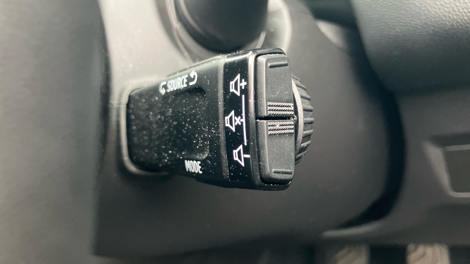 Used Renault Captur 2023 for sale - 77964748: Photo 43