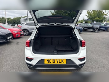 Used Volkswagen T-Roc 2019 for sale - 75421636: Photo