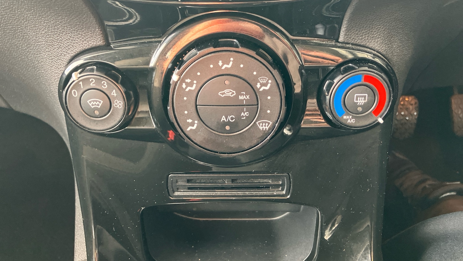 Used Ford Fiesta 2017 for sale - 76401903: Photo 23