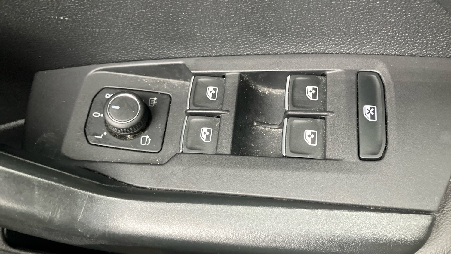 Used Volkswagen T-Cross 2023 for sale - 77521919: Photo 28