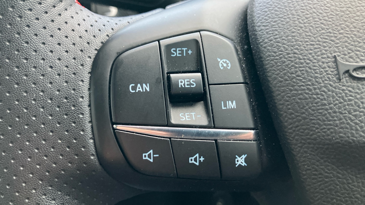 Used Ford Focus 2023 for sale - 76903833: Photo 21