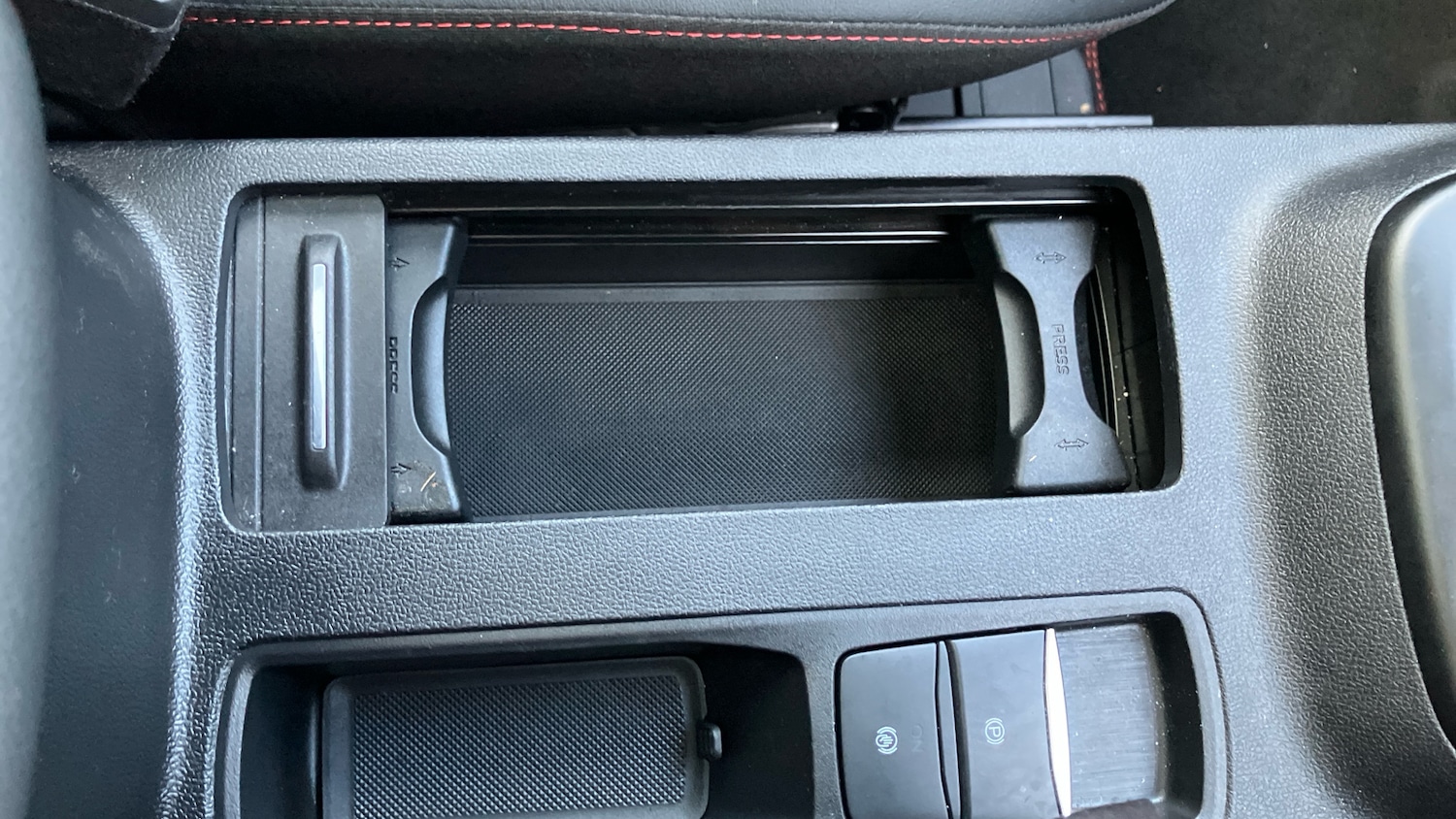 Used Ford Kuga 2025 for sale - 76918126: Photo 31