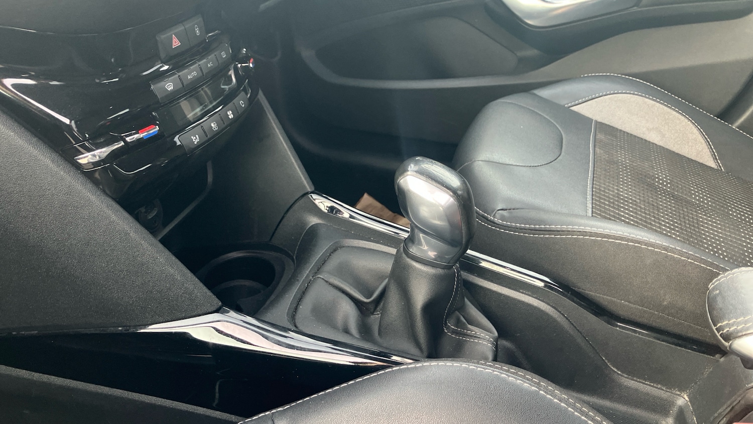 Used Peugeot 2008 2018 for sale - 78109319: Photo 13