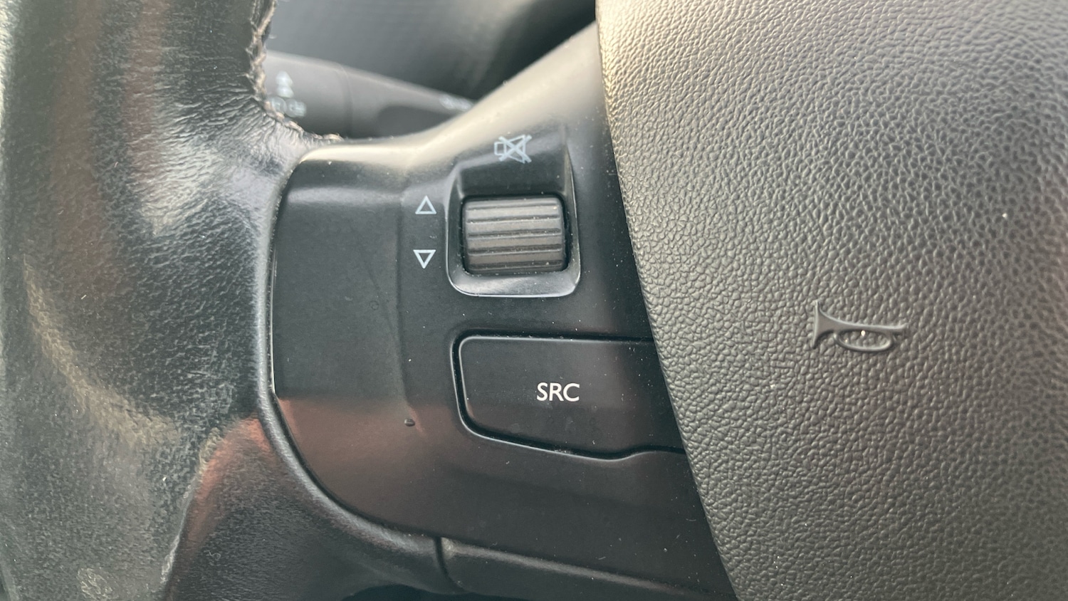 Used Peugeot 2008 2018 for sale - 78109319: Photo 21