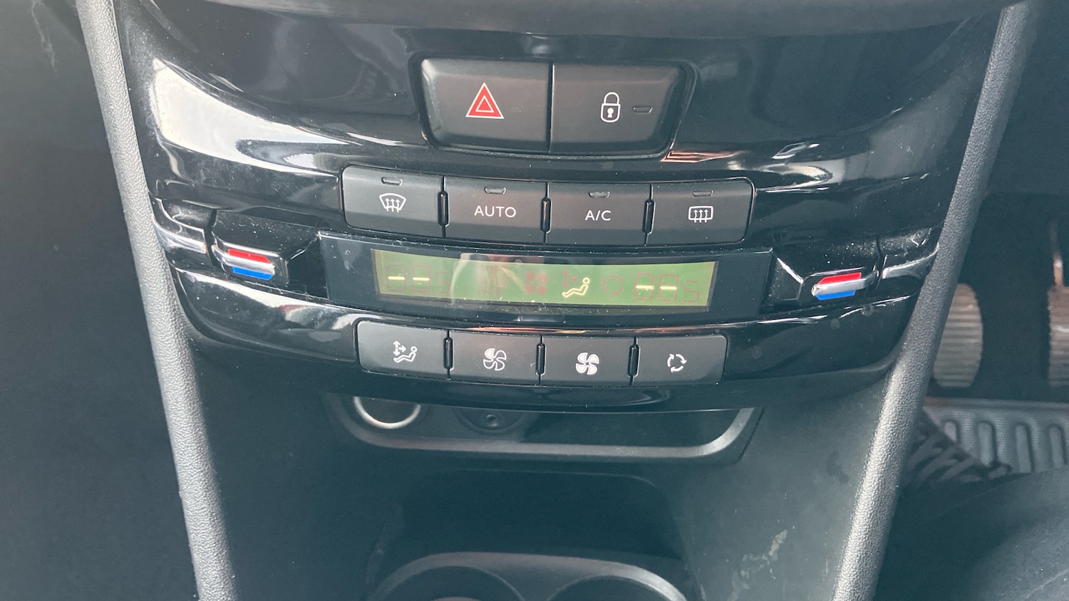 Used Peugeot 2008 2018 for sale - 78109319: Photo 25