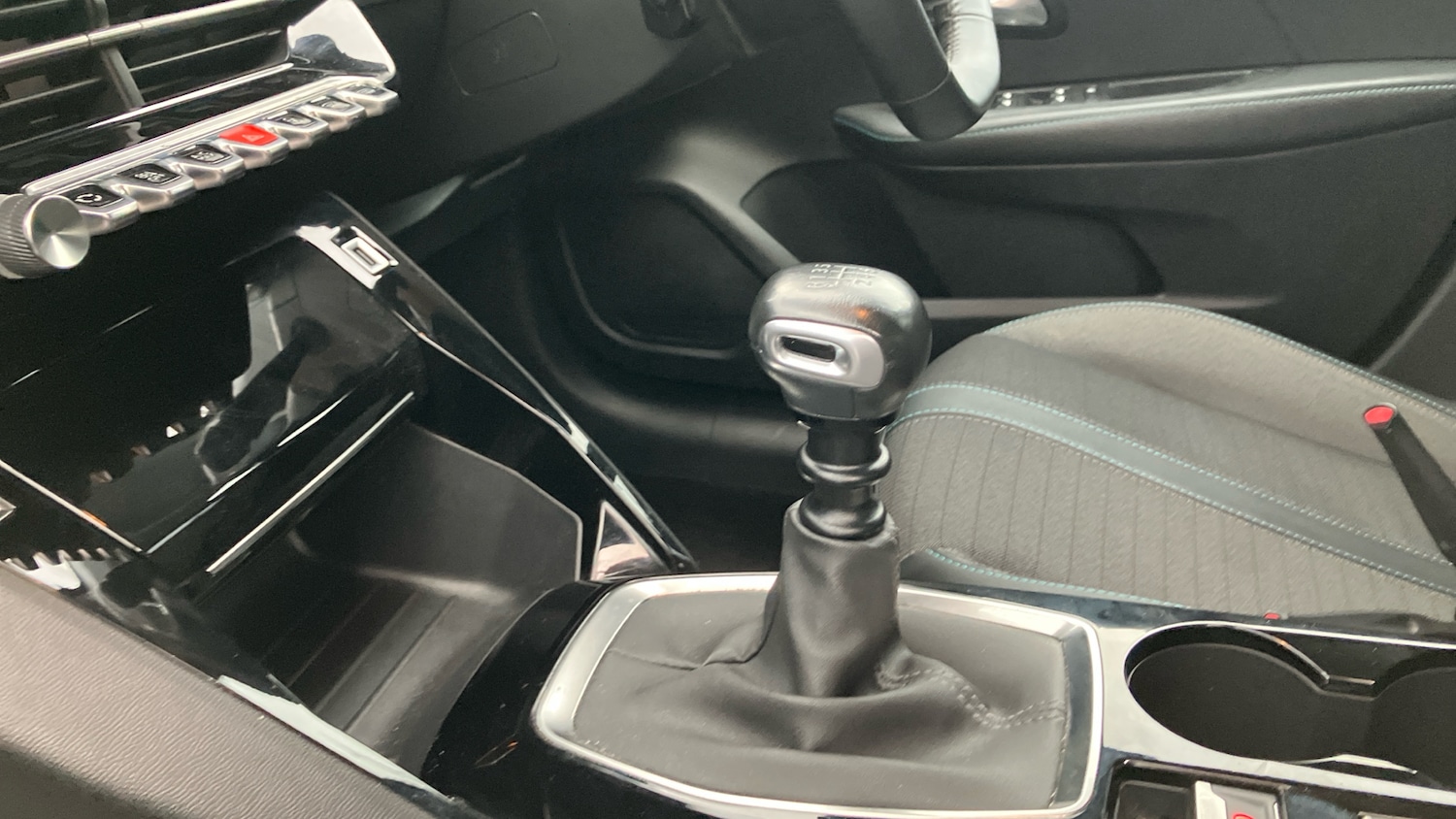 Used Peugeot 208 2022 for sale - 76451799: Photo 13