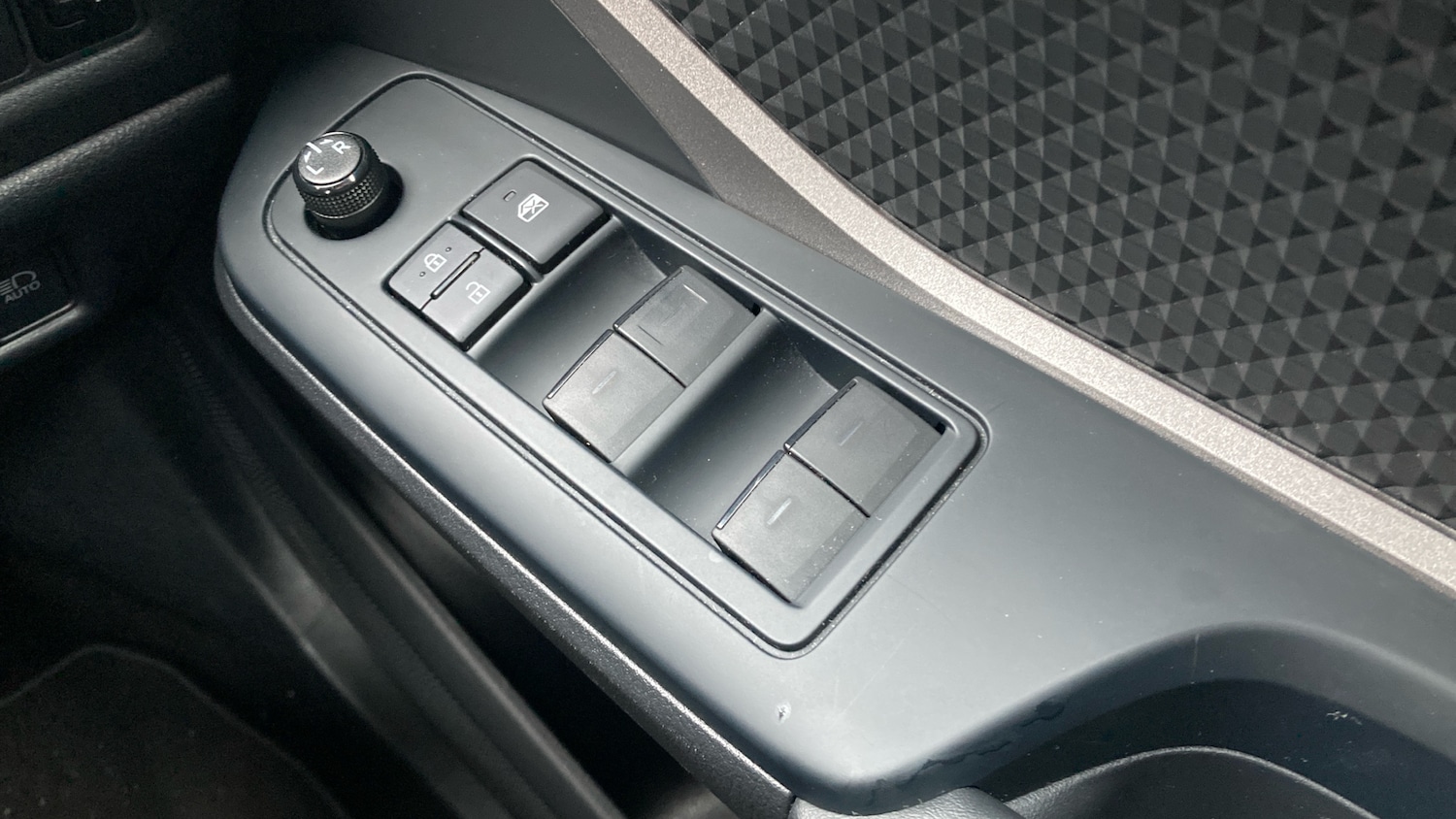 Used Toyota C-HR 2021 for sale - 77650185: Photo 28