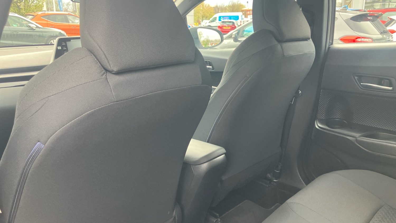 Used Toyota C-HR 2021 for sale - 77650185: Photo 38