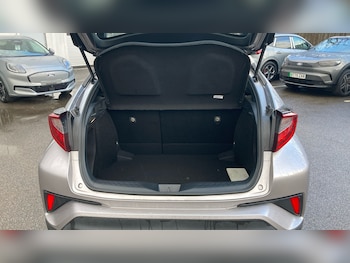 Used Toyota C-HR 2021 for sale - 77650185: Photo