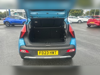 Used Hyundai BAYON 2023 for sale - 79582178: Photo