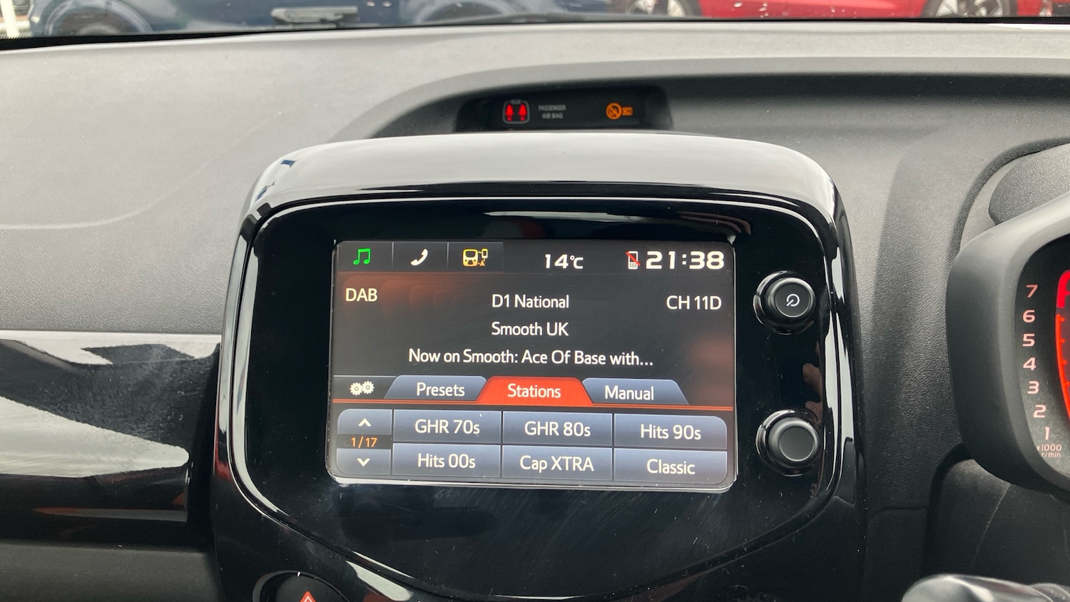 Used Toyota AYGO 2015 for sale - 76452640: Photo 12