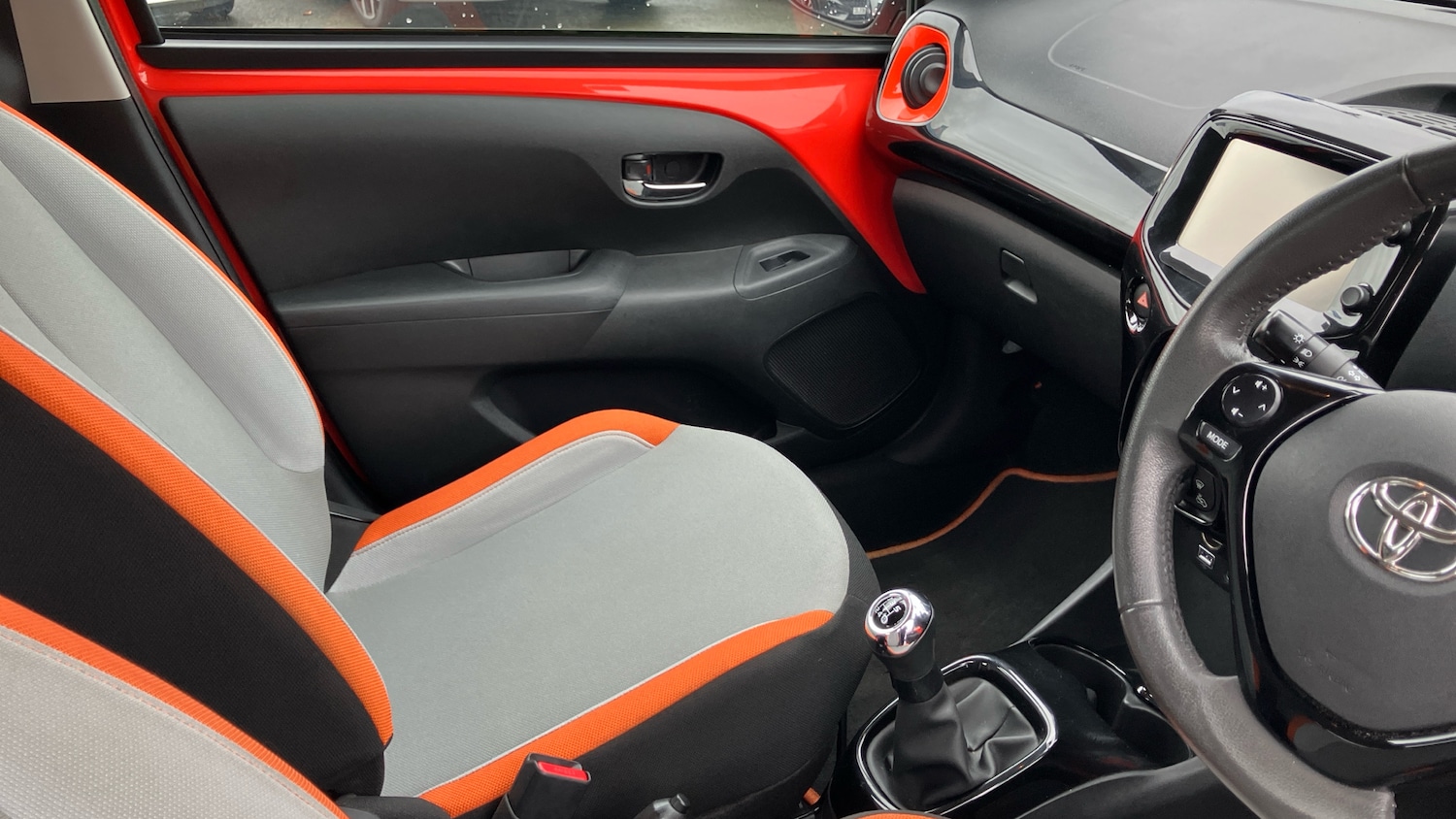 Used Toyota AYGO 2015 for sale - 76452640: Photo 14