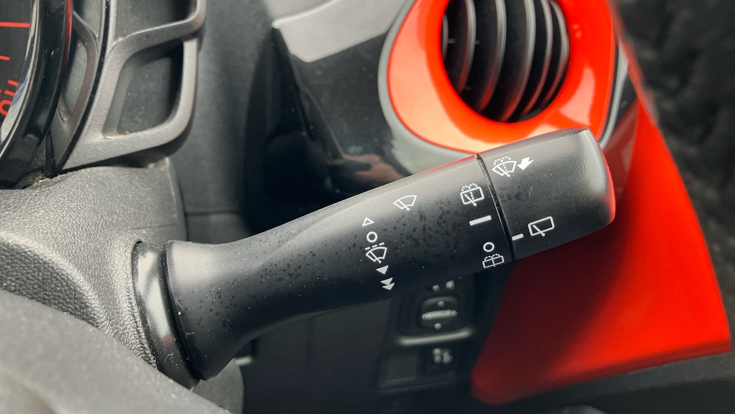 Used Toyota AYGO 2015 for sale - 76452640: Photo 23