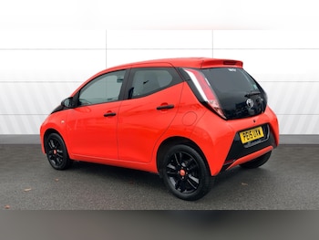 Used Toyota AYGO 2015 for sale - 76452640: Photo