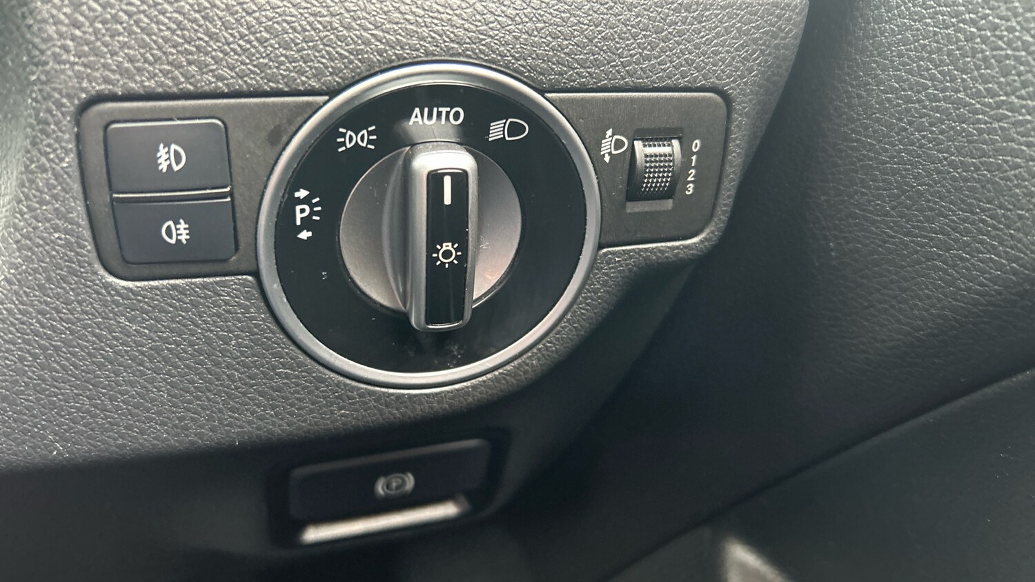 Used Mercedes-Benz GLA 2018 for sale - 77728911: Photo 27