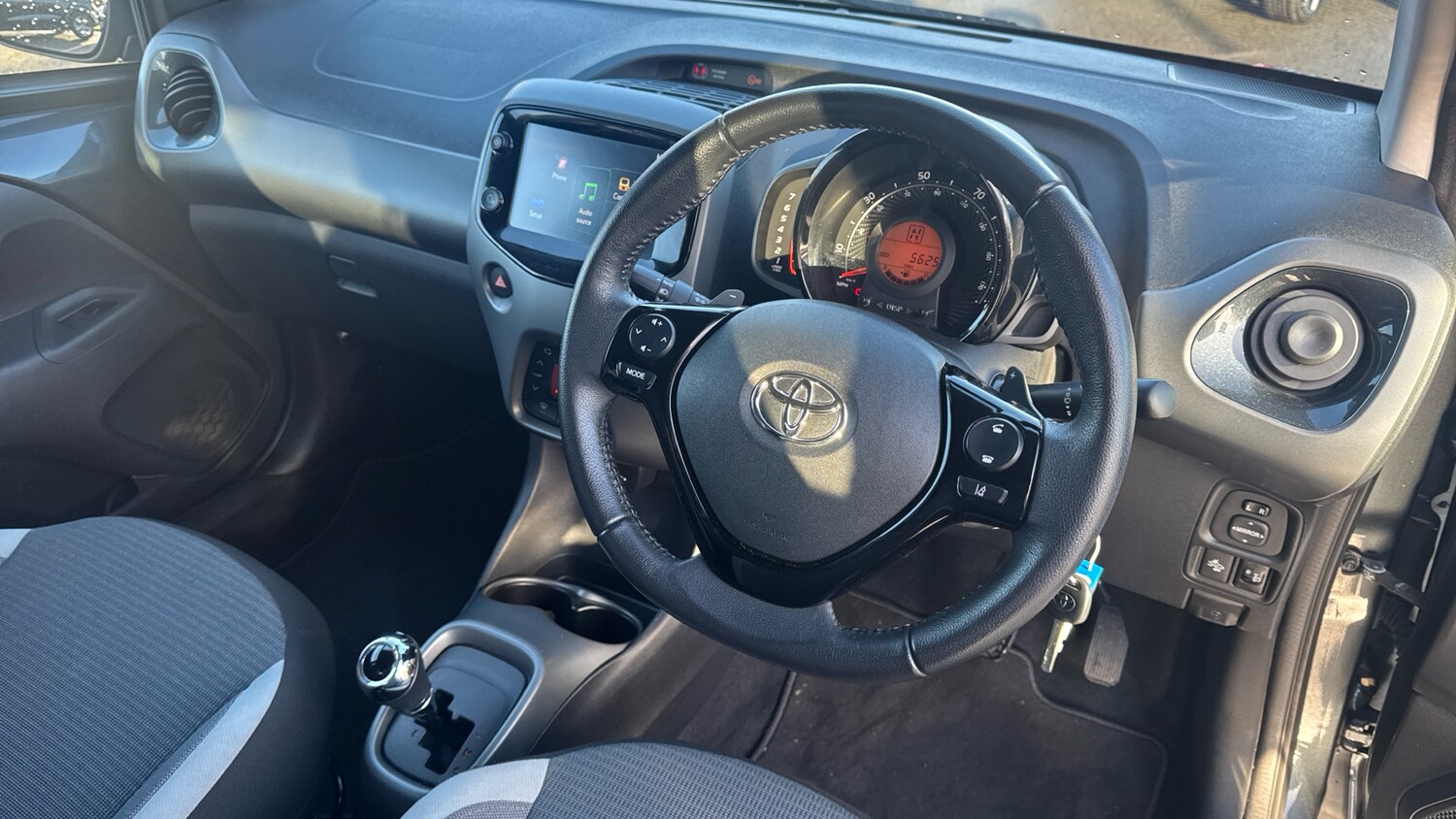 Used Toyota AYGO 2021 for sale - 76903834: Photo 11