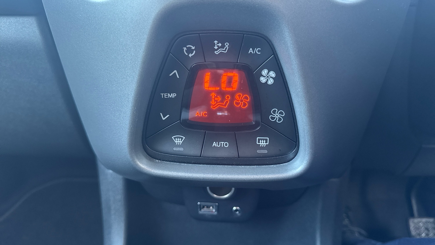 Used Toyota AYGO 2021 for sale - 76903834: Photo 27