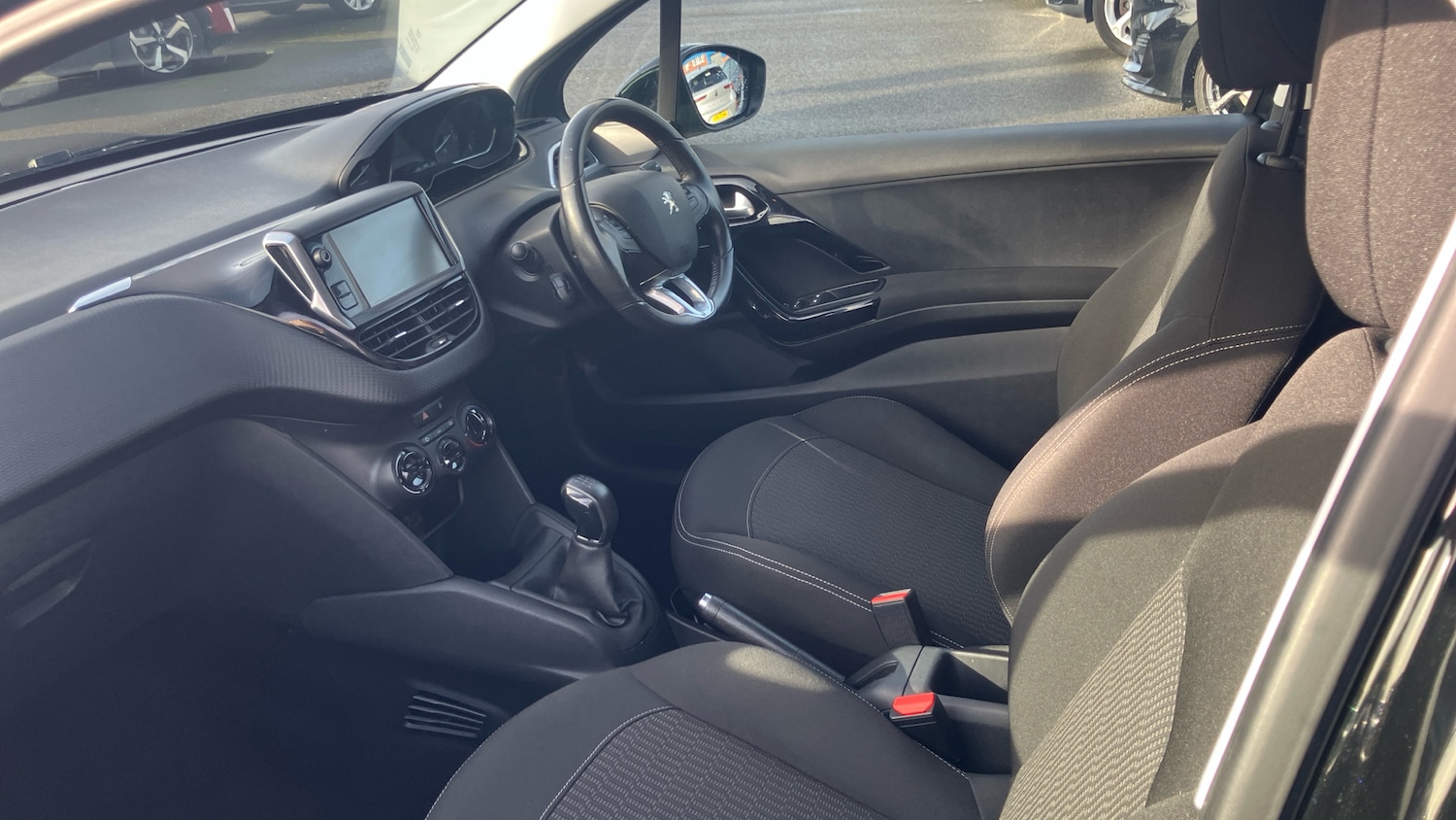 Used Peugeot 208 2017 for sale - 77635268: Photo 16