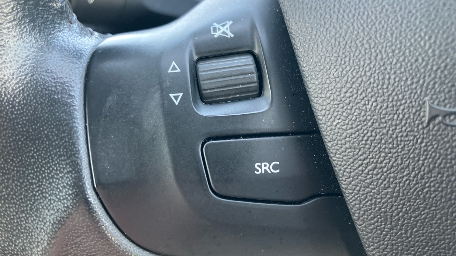 Used Peugeot 208 2017 for sale - 77635268: Photo 27