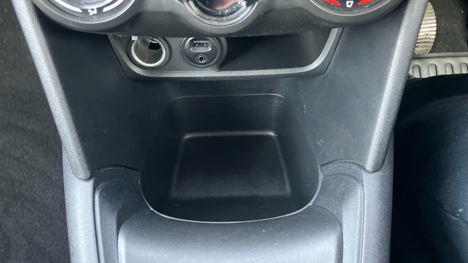 Used Peugeot 208 2017 for sale - 77635268: Photo 32