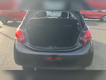 Used Peugeot 208 2017 for sale - 77635268: Photo