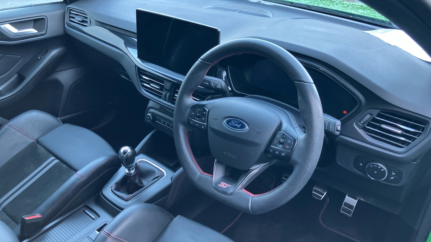 Used Ford Focus 2023 for sale - 76903835: Photo 11