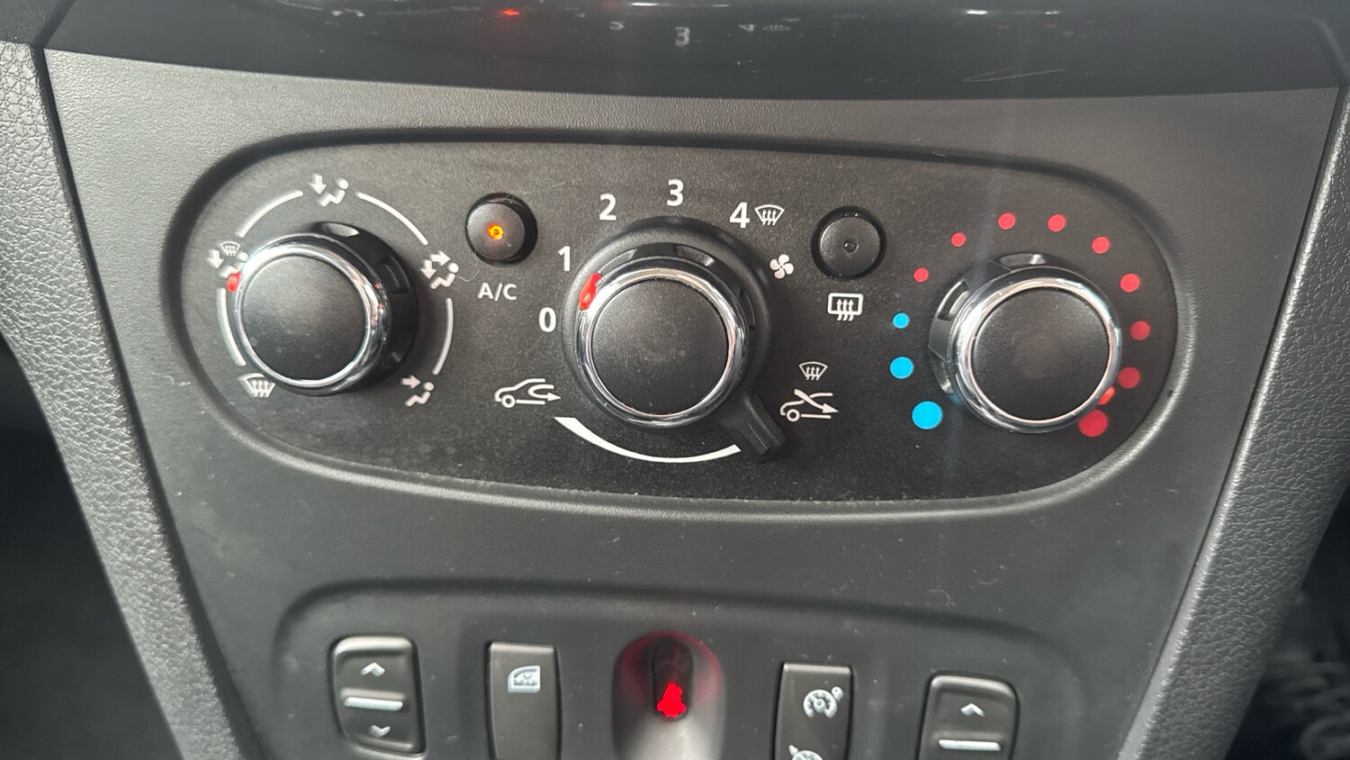 Used Dacia Sandero Stepway 2016 for sale - 77503988: Photo 27