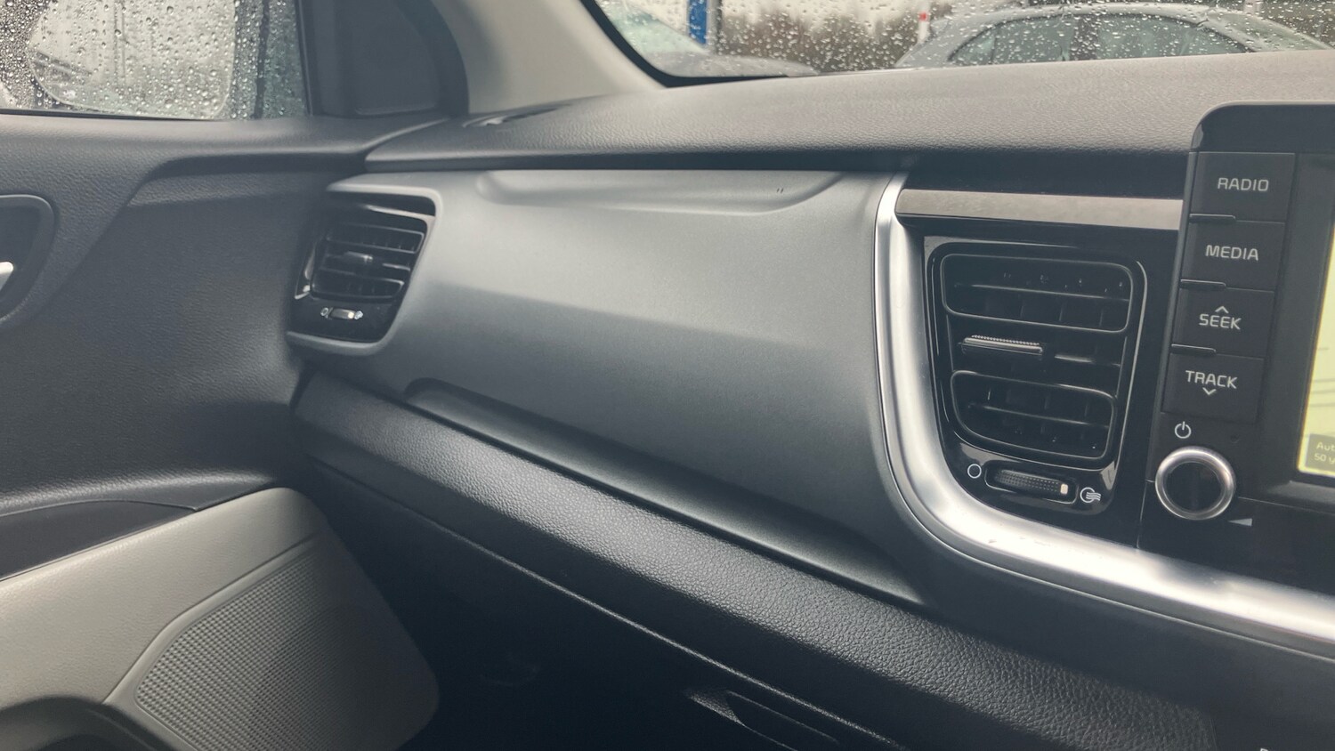 Used Kia Stonic 2019 for sale - 77518953: Photo 24