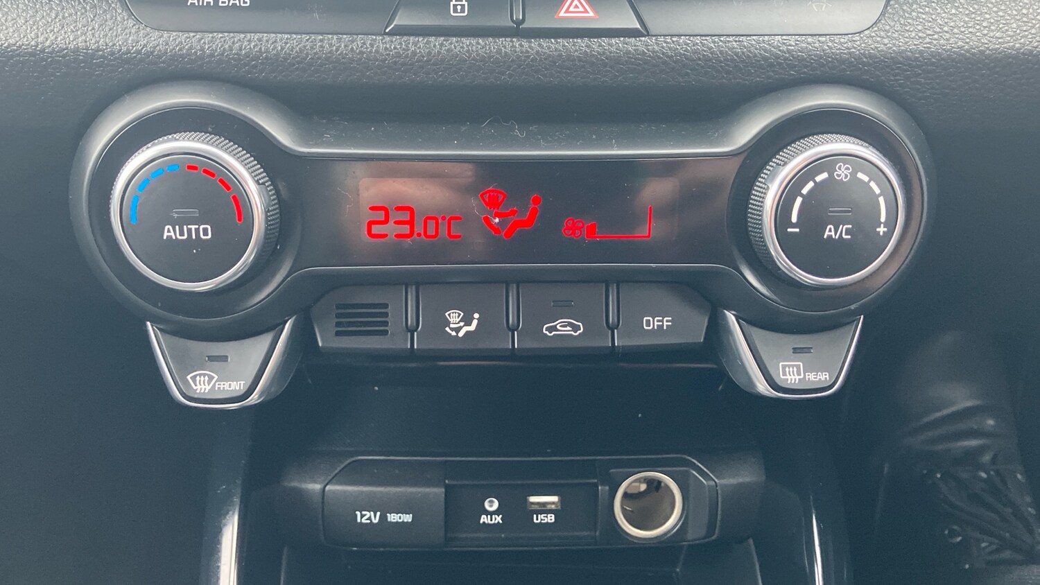 Used Kia Stonic 2019 for sale - 77518953: Photo 26