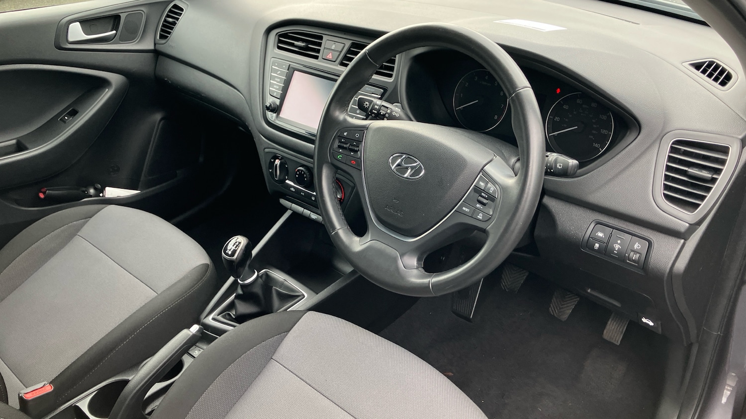 Used Hyundai i20 2017 for sale - 76461223: Photo 11