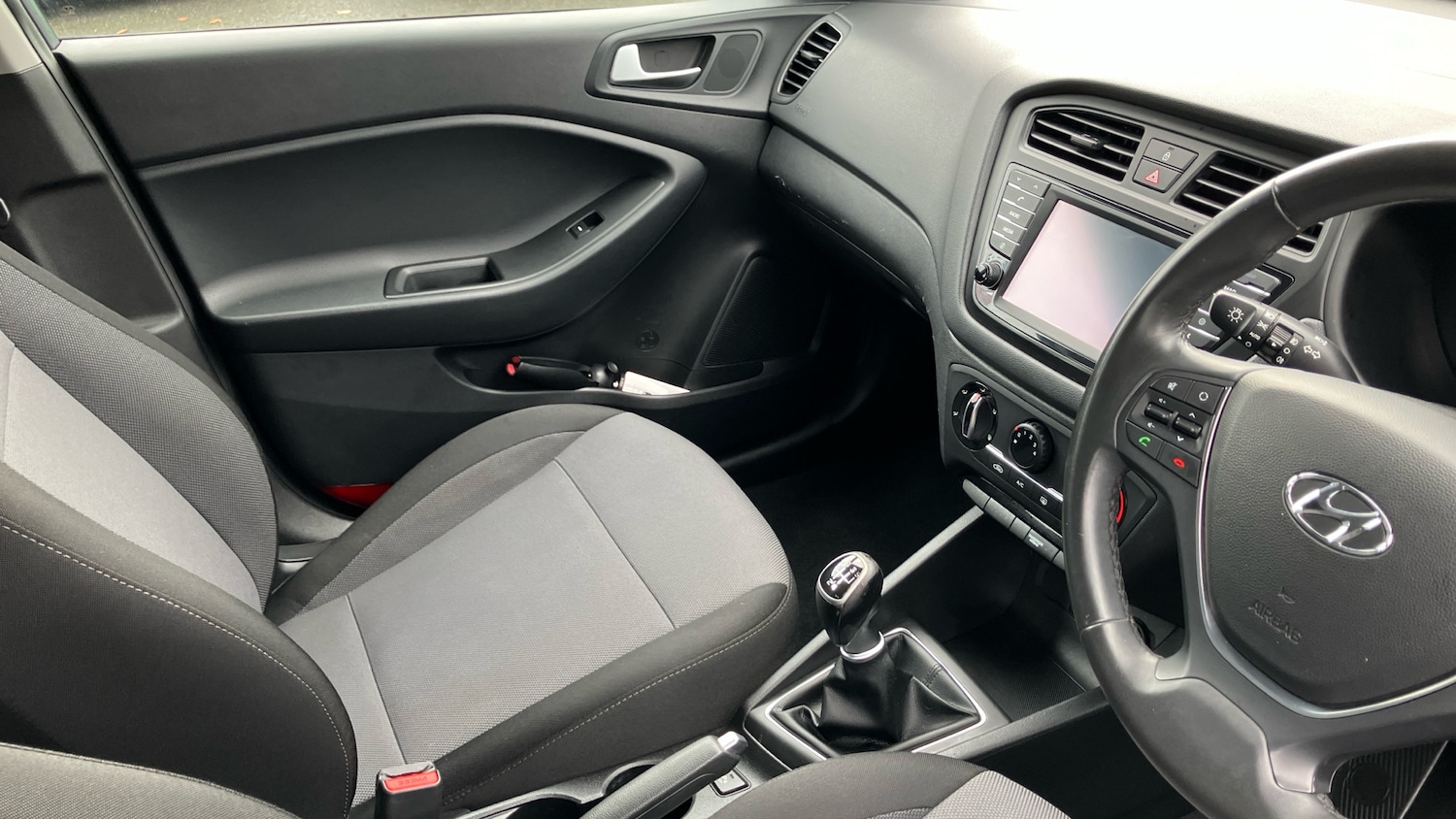 Used Hyundai i20 2017 for sale - 76461223: Photo 14