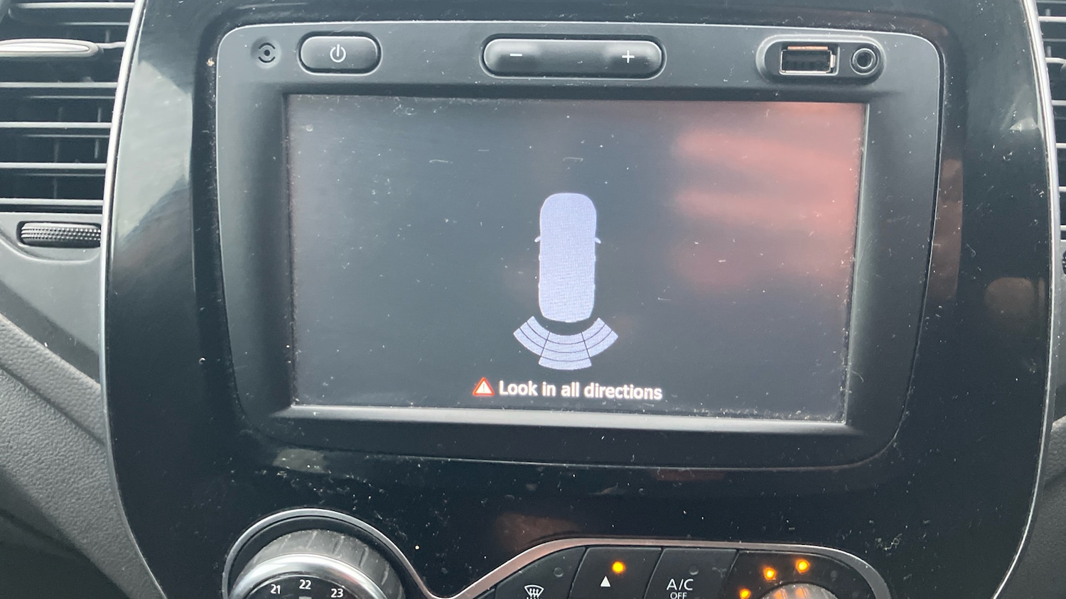 Used Renault Captur 2018 for sale - 77763335: Photo 22