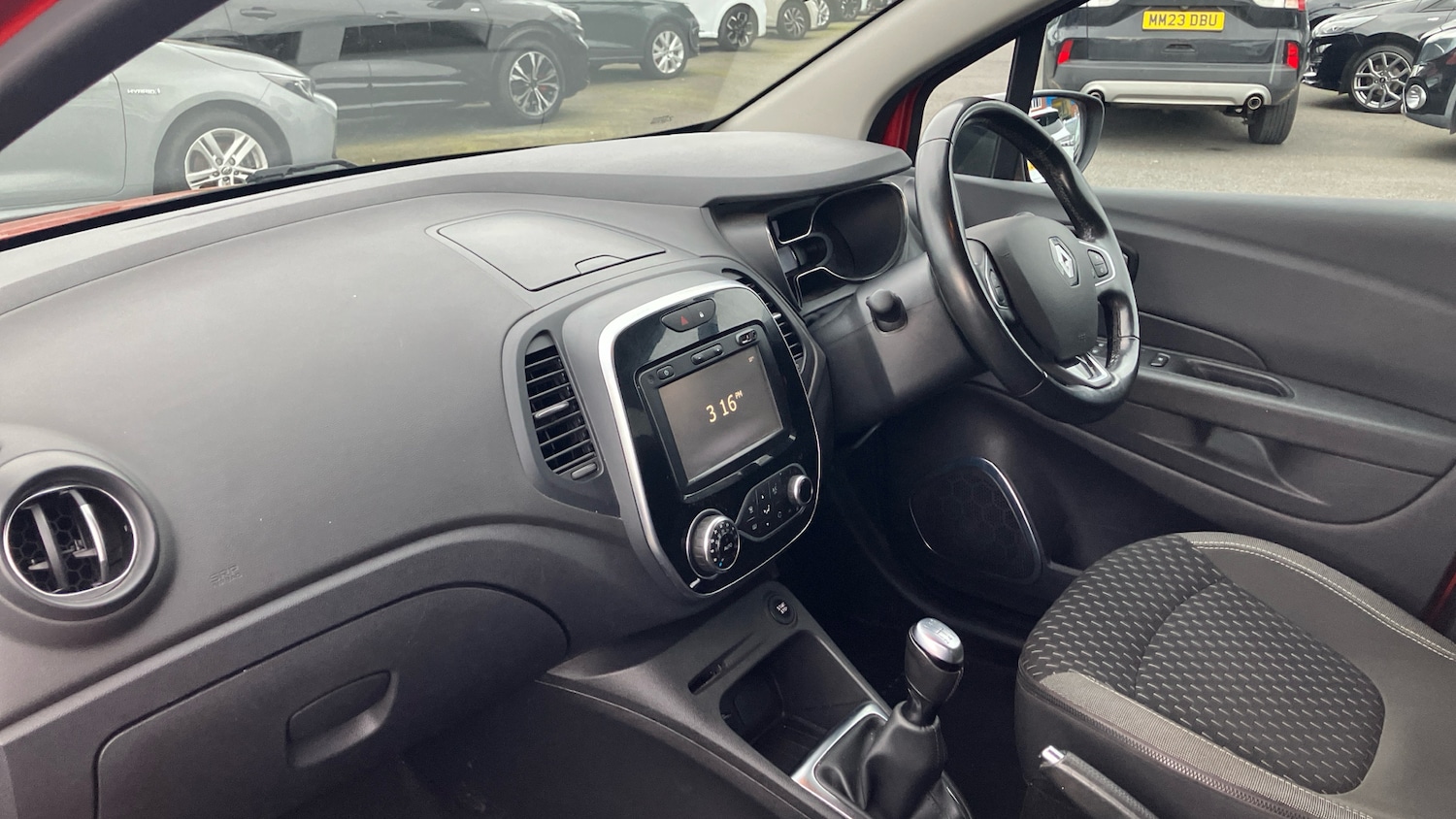 Used Renault Captur 2018 for sale - 77763335: Photo 9