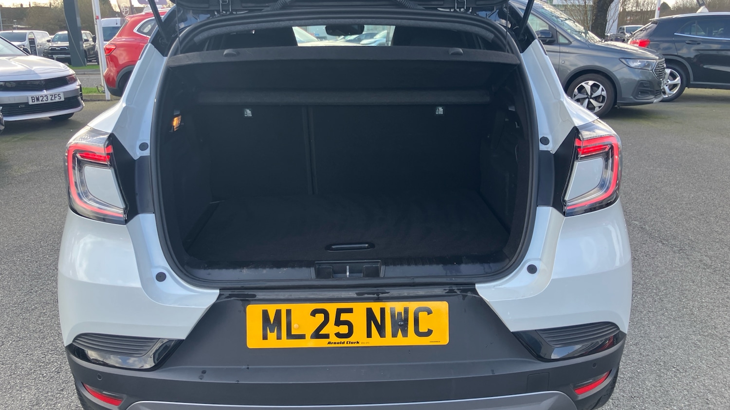 Used Renault Captur 2025 for sale - 77902274: Photo 4