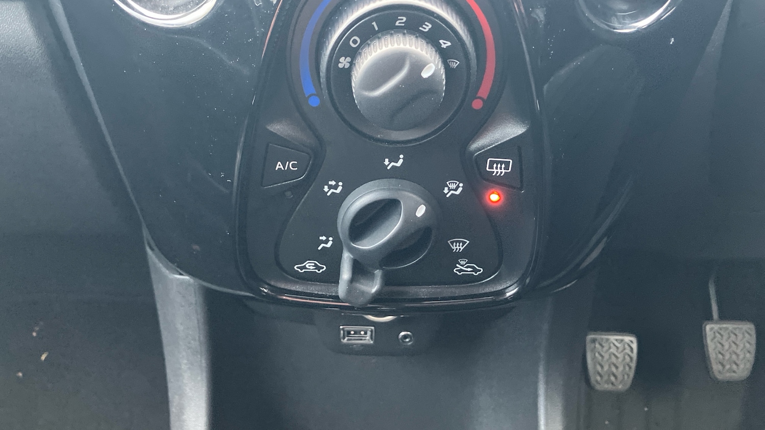 Used Peugeot 108 2019 for sale - 76907637: Photo 28