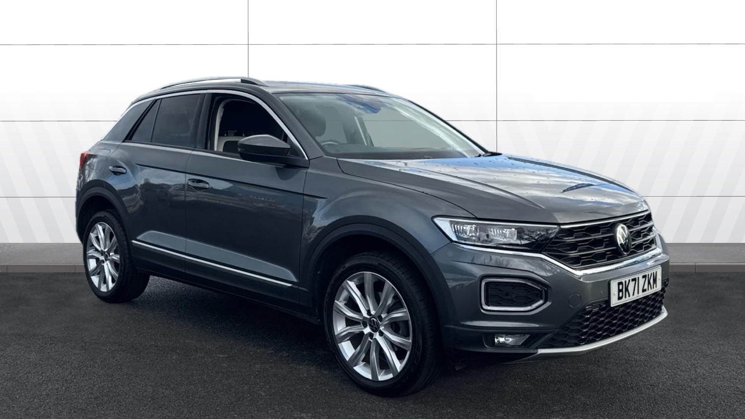 Used Volkswagen T-Roc 2021 for sale - 76490452: Photo 1