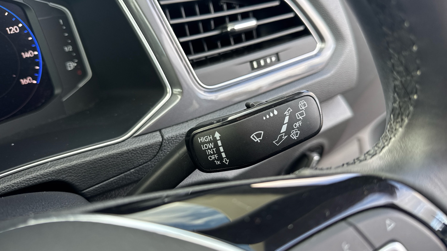 Used Volkswagen T-Roc 2021 for sale - 76490452: Photo 30