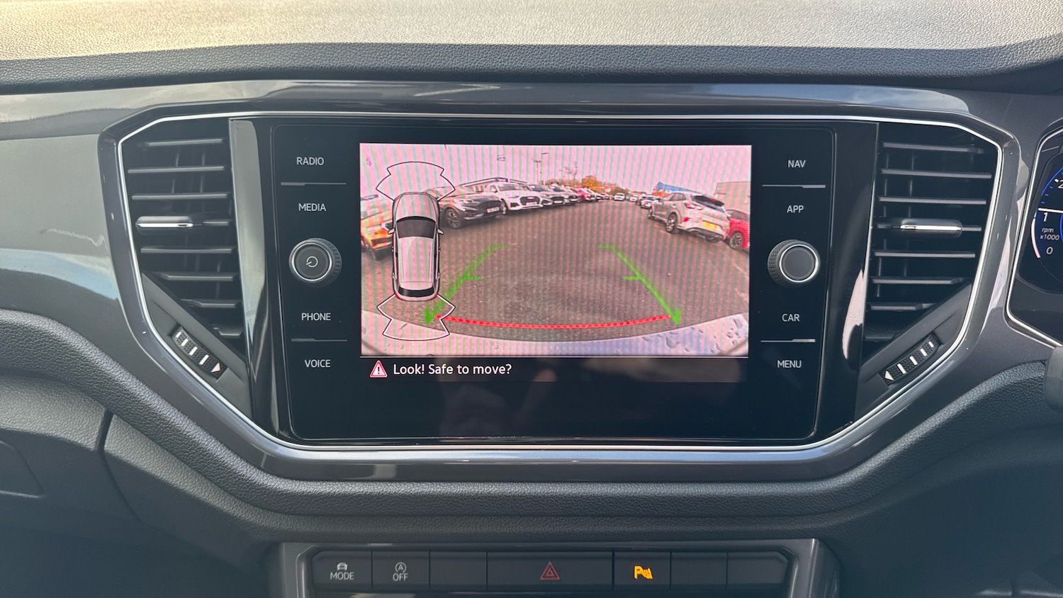 Used Volkswagen T-Roc 2021 for sale - 76490452: Photo 31