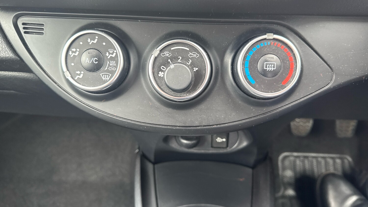 Used Toyota Yaris 2019 for sale - 76311286: Photo 26