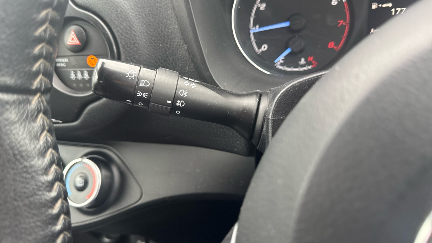 Used Toyota Yaris 2019 for sale - 76311286: Photo 30