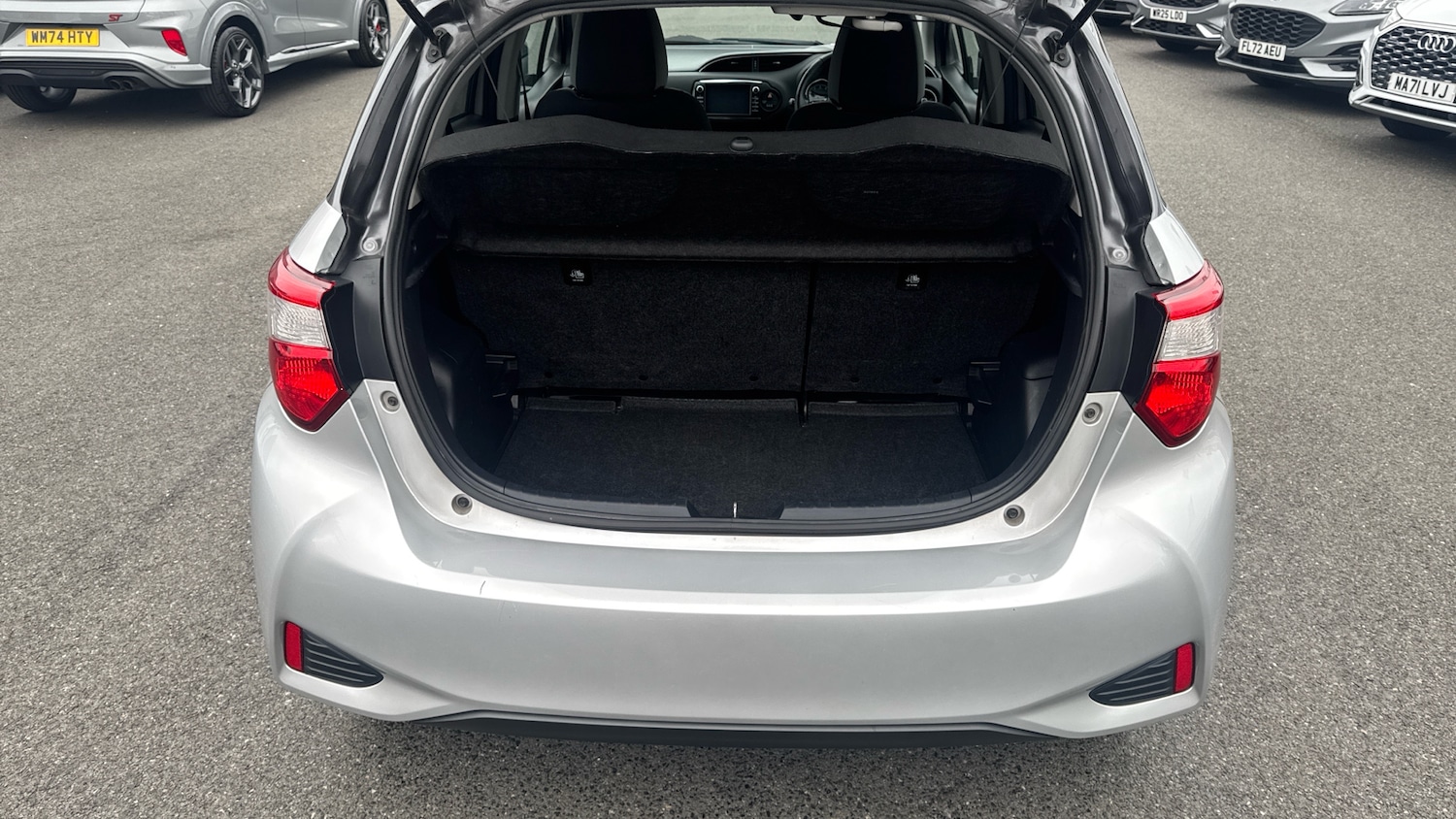 Used Toyota Yaris 2019 for sale - 76311286: Photo 4