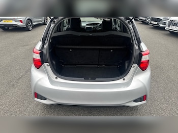 Used Toyota Yaris 2019 for sale - 76311286: Photo